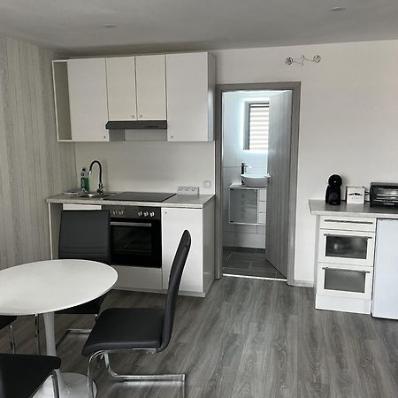 Messe-Hotelzimmer-Einzimmerappartement Leverkusen Kamer foto